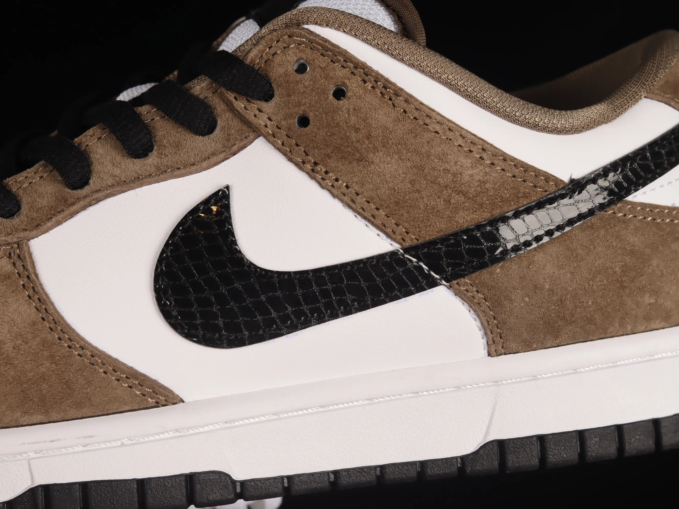 All categories Nk SB Dunk Series Nk SB Dunk Low Low-top sneakers Nk SB Dunk Low Pro "Trail End Brown" suede brown white and black snake pattern SB Dunk Series low-top casual sports skateboard shoes 304292-102